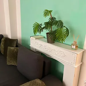 Sunny Flat In Center Of Praha